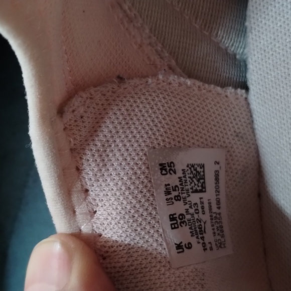 Shoes - Picture 4 of 7